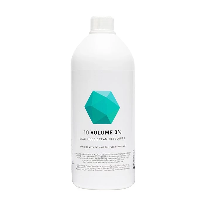 MUK Hybrid 10 Vol (3%) Developer 950ml 1 MUK Hybrid 10 Vol (3%) Developer 950ml